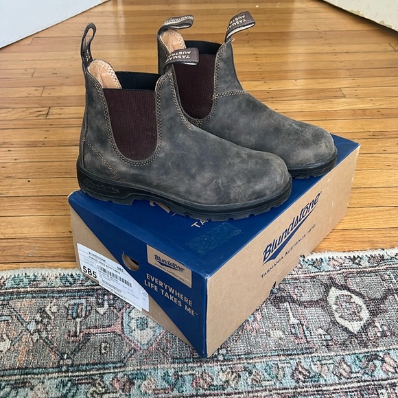 Blundstone Shoes - Blundstone 585 brown boot Chelsea size 4.5 AU